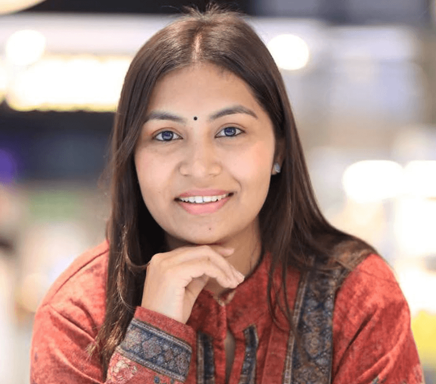 खुश्बुलाई आकांक्षाको प्रश्न : आफैँ हाँसी हाँसी ‘मेरो प्रेम चरीसँग थियो’ भनेर अन्तर्वार्ता दिँदै हिँडेको होइन र?