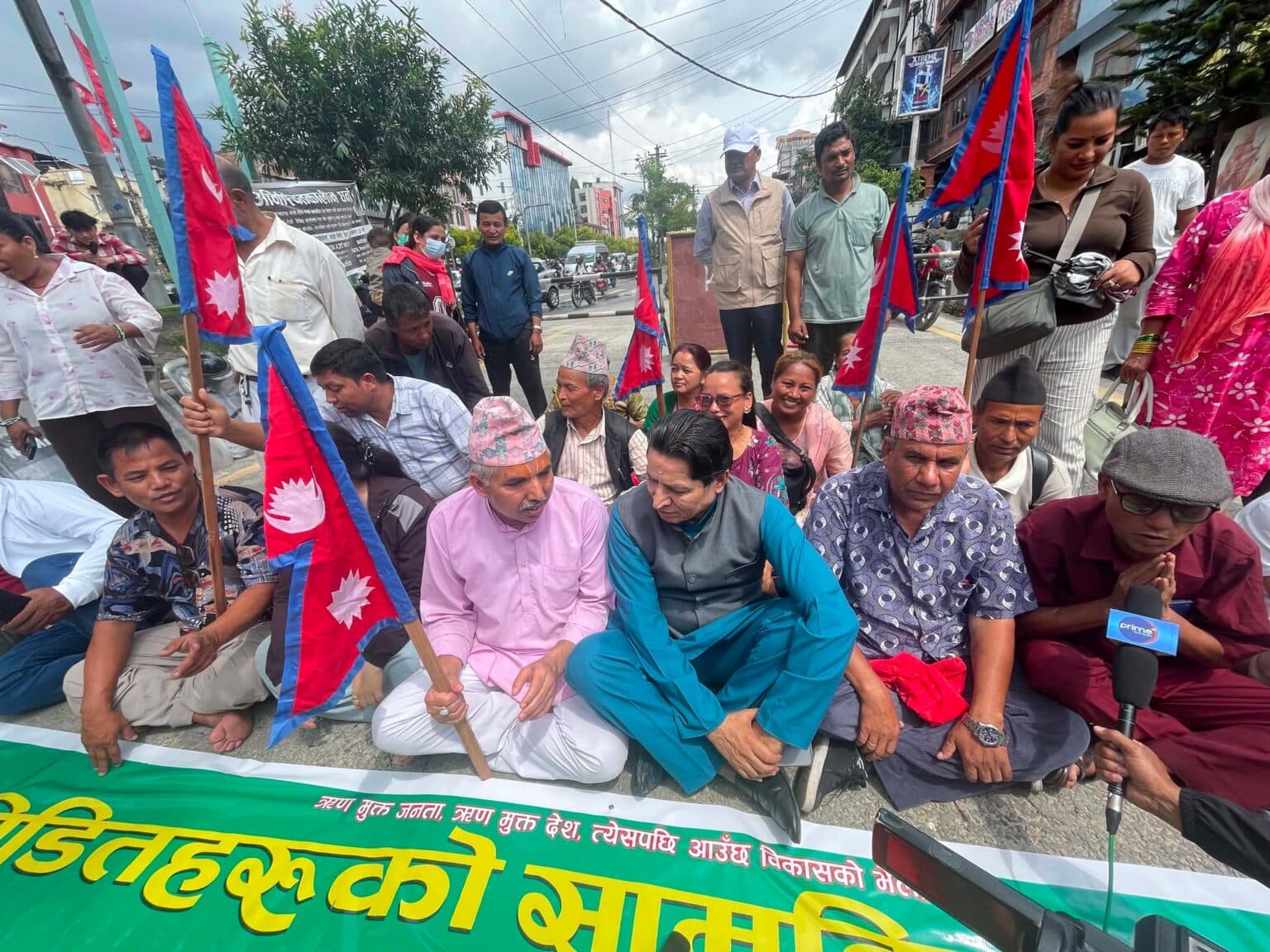 ऋषि धमलाको निरन्तर पहलपछि लघुवित्त पीडितसँग वार्ता गर्ने तयारीमा सरकार