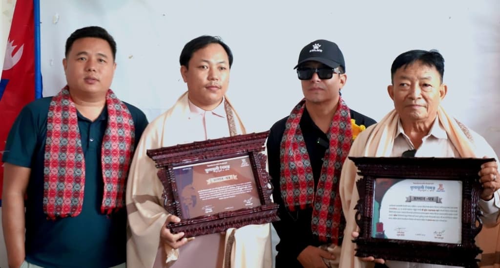 चुलाचुली रङ्गमञ्चद्वारा वृत्तचित्र प्रदर्शन र कृति विमोचन