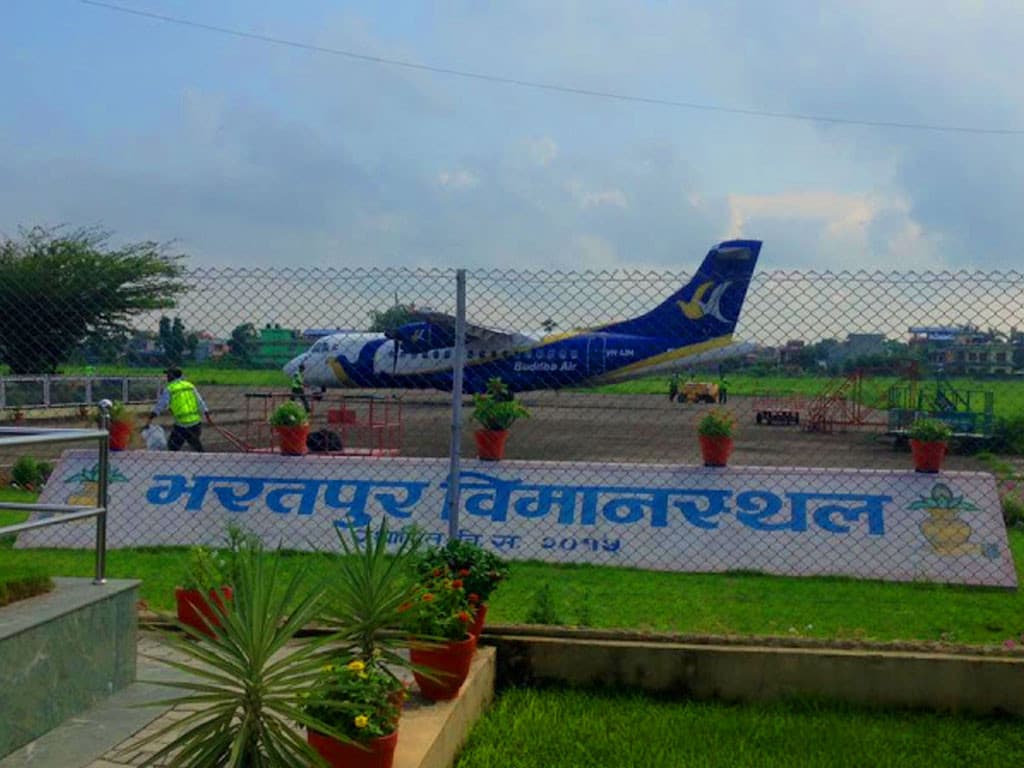 कृष्णभीरमा सडक भासिएपछि भरतपुर–काठमाडौं उडानमा यात्रुको उच्च चाप