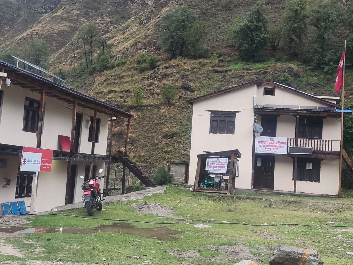 चंखेलीले जुटायो बाढी पीडितलाई राहत
