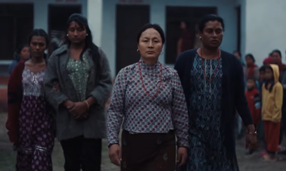 कान्समा अवार्ड जितेको 'तिनीहरूः एलिफेन्ट्स इन द फग' आजदेखि नेपालमा