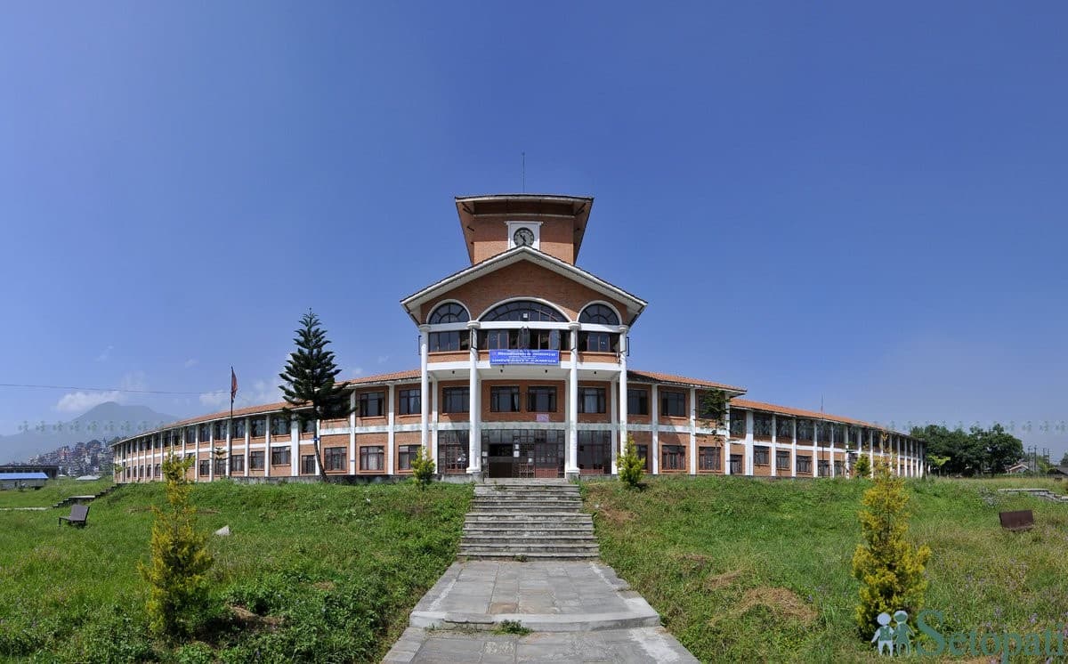 विश्वविद्यालयमा शिक्षाध्यक्ष र रजिस्ट्रार नियुक्त
