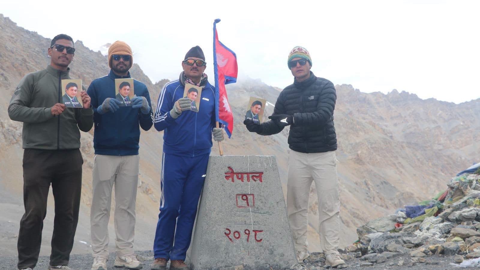 ‘नवल खड्का’ पुस्तक बजारमा
