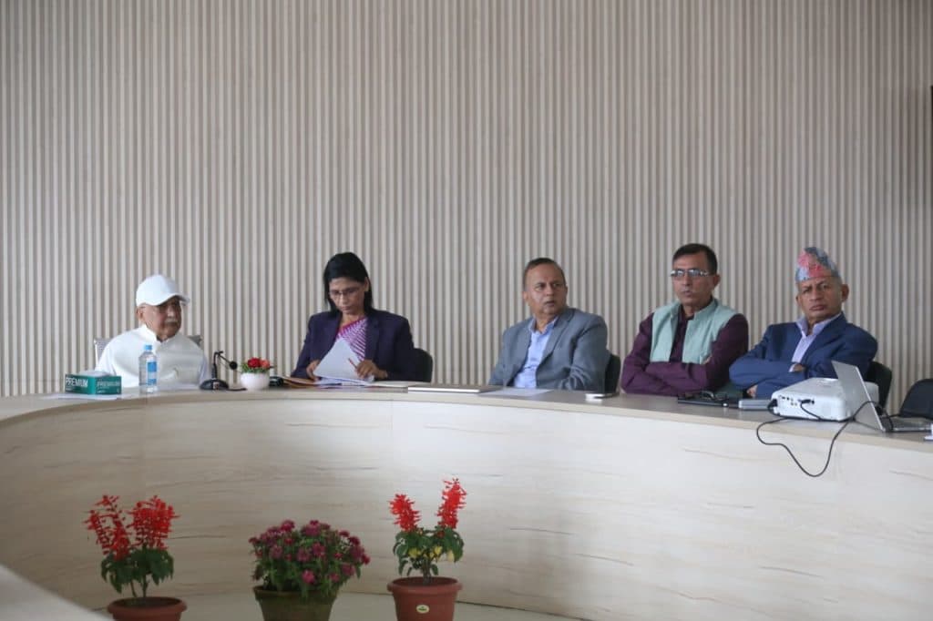 सांसदसँग एमाले अध्यक्ष ओलीको छलफल